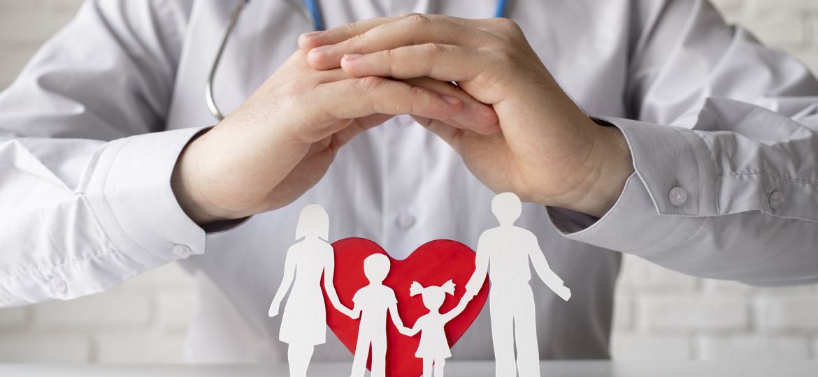 close-up-doctor-with-stethoscope